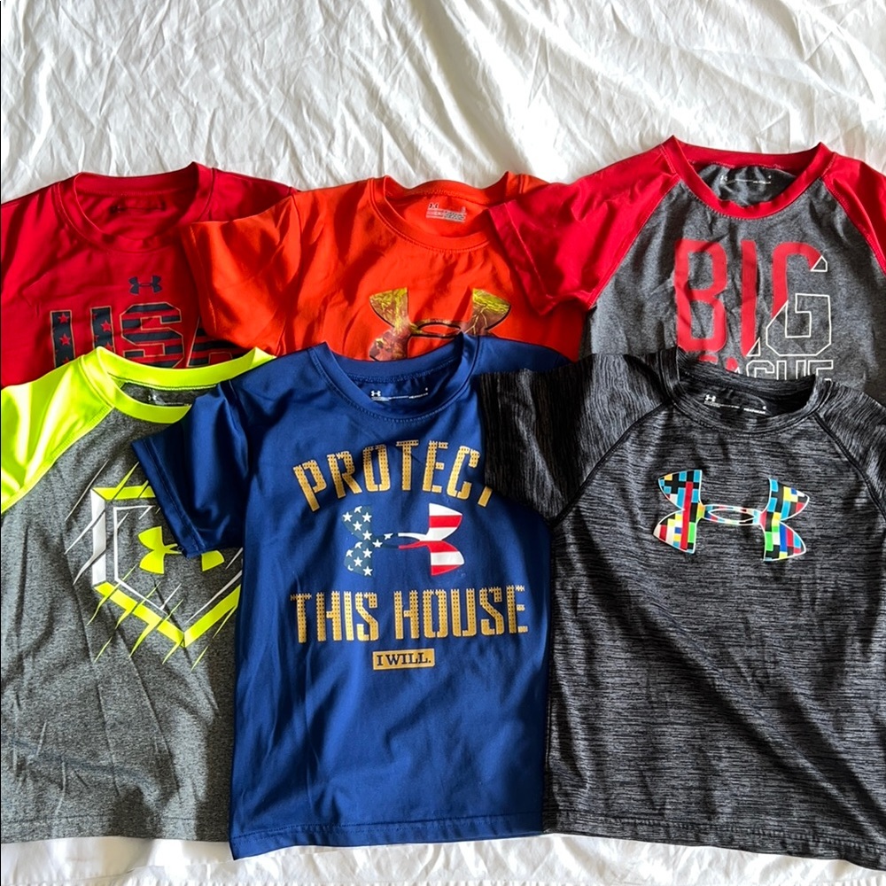 Under Armour Red and Orange Short Sleeve Tees
